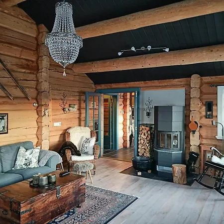 Log Near Muen And Myafallene * Venabygd