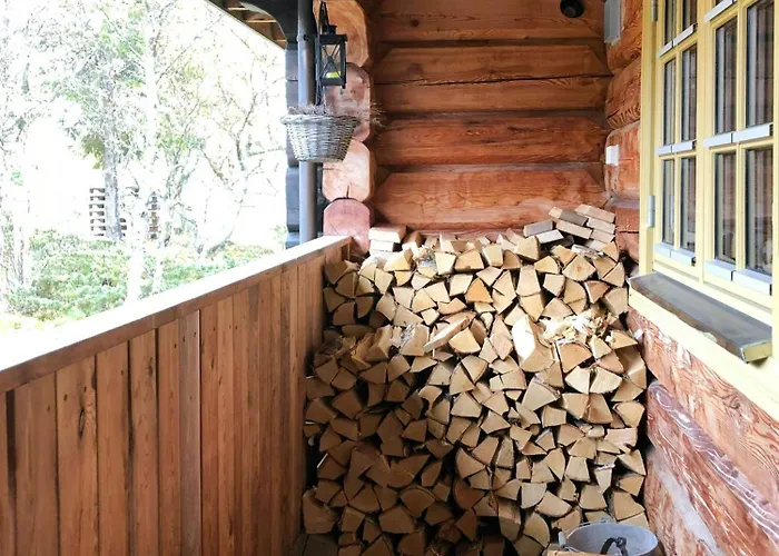 Log Near Muen And Myafallene *